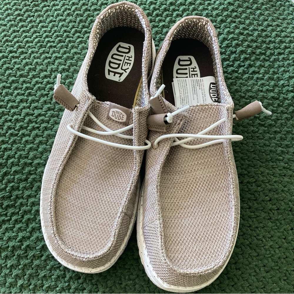 NWT Wendy Walnut Size 10